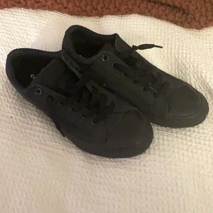 Converse all black